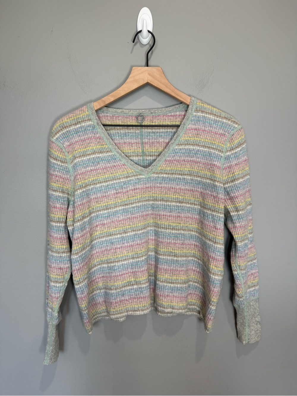 One‎ Girl Who 100% Cashmere Pastel Stripe Rib Knit V-Neck Sweater M